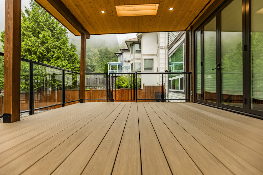 Covered Porch & Deck in Coquitlam - Photo 2